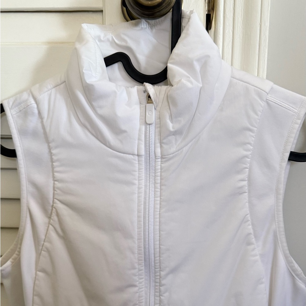 Lululemon push your pace vest women color: white size: 6